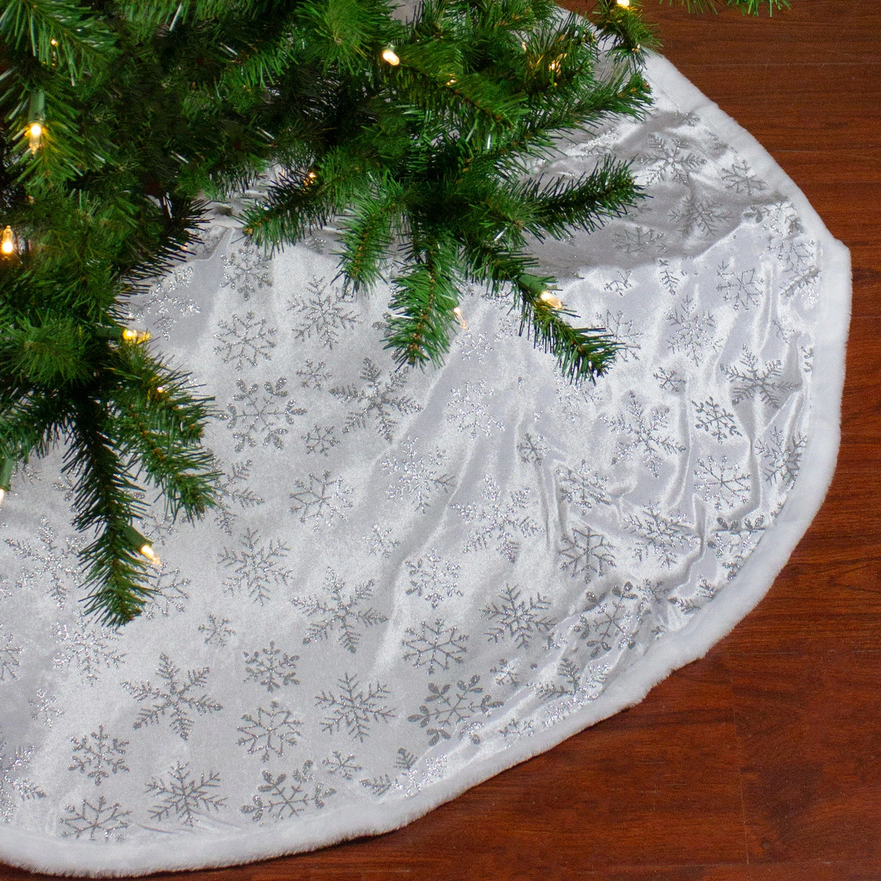 48" Silver And White Snowflakes Christmas Tree Skirt 3 48" Silver And White Snowflakes Christmas Tree Skirt