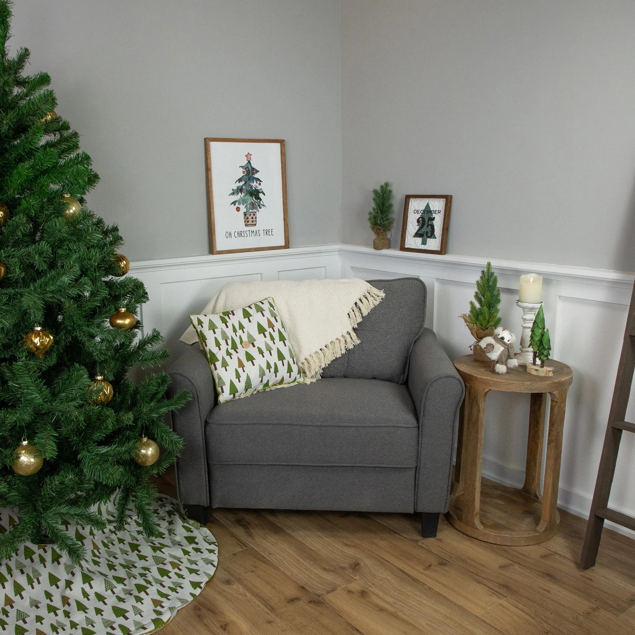 48" Cream White And Green Forest Christmas Tree Skirt 3 48" Cream White And Green Forest Christmas Tree Skirt