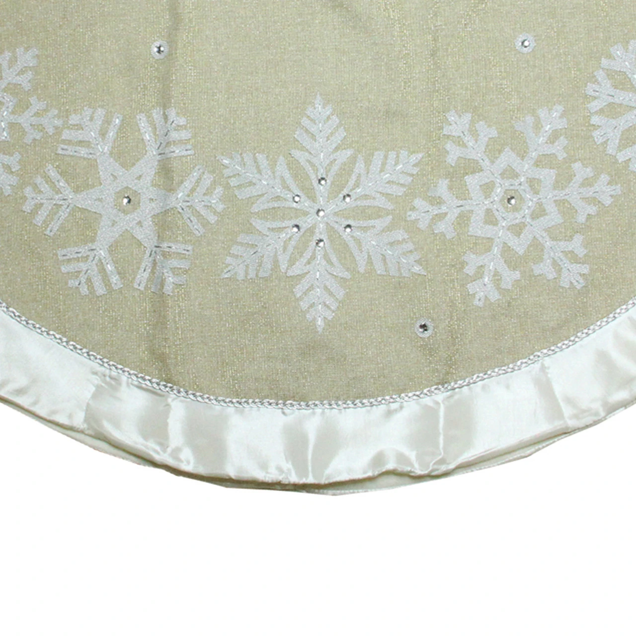 48" Gold And Silver Bordered Snowflake Christmas Tree Skirt 6 48" Gold And Silver Bordered Snowflake Christmas Tree Skirt - Image 4