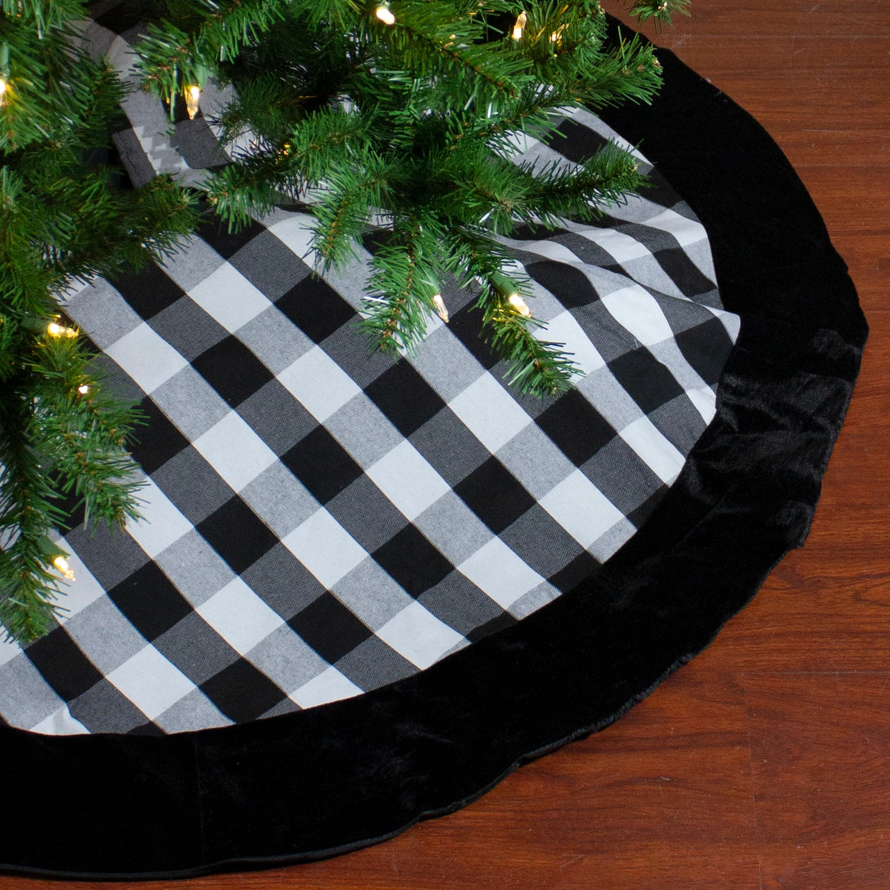 48" Black And White Plaid Round Christmas Tree Skirt 4 48" Black And White Plaid Round Christmas Tree Skirt - Image 2