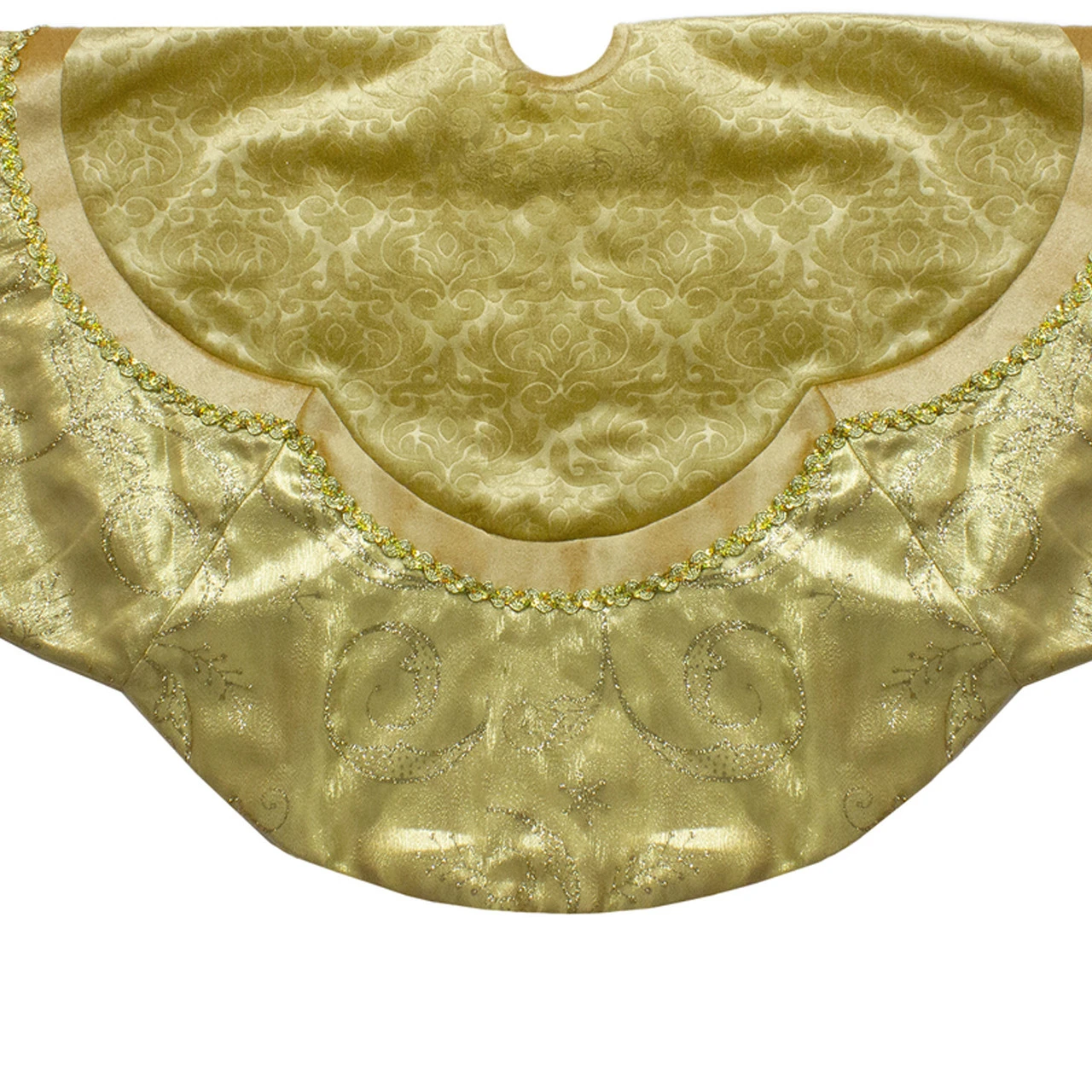 48-Inch Golden Scalloped Velvet Christmas Tree Skirt With A Metallic Trim 5 48-Inch Golden Scalloped Velvet Christmas Tree Skirt With A Metallic Trim - Image 3