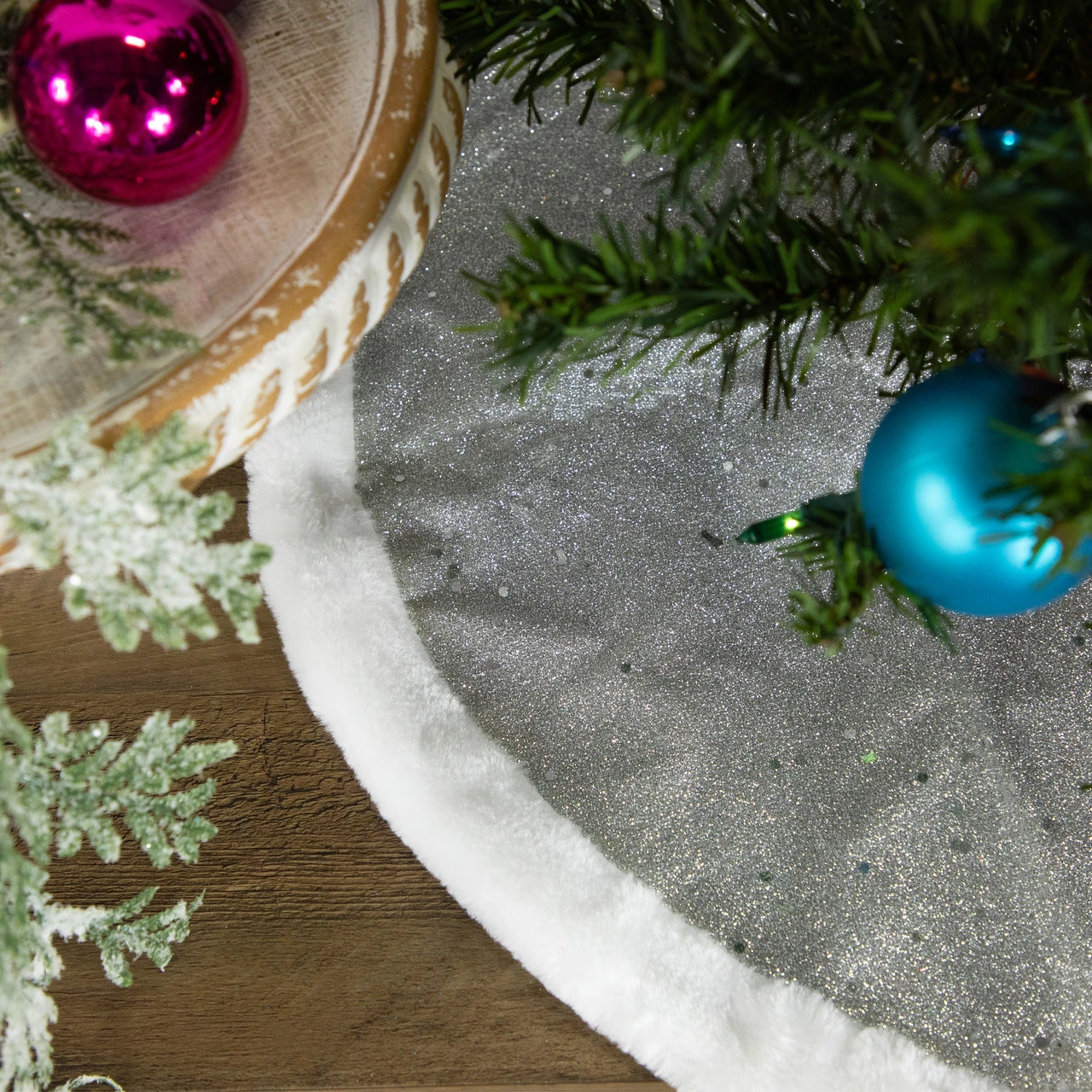 20" Silver Glittered Mini Christmas Tree Skirt With White Fur Trim 3 20" Silver Glittered Mini Christmas Tree Skirt With White Fur Trim