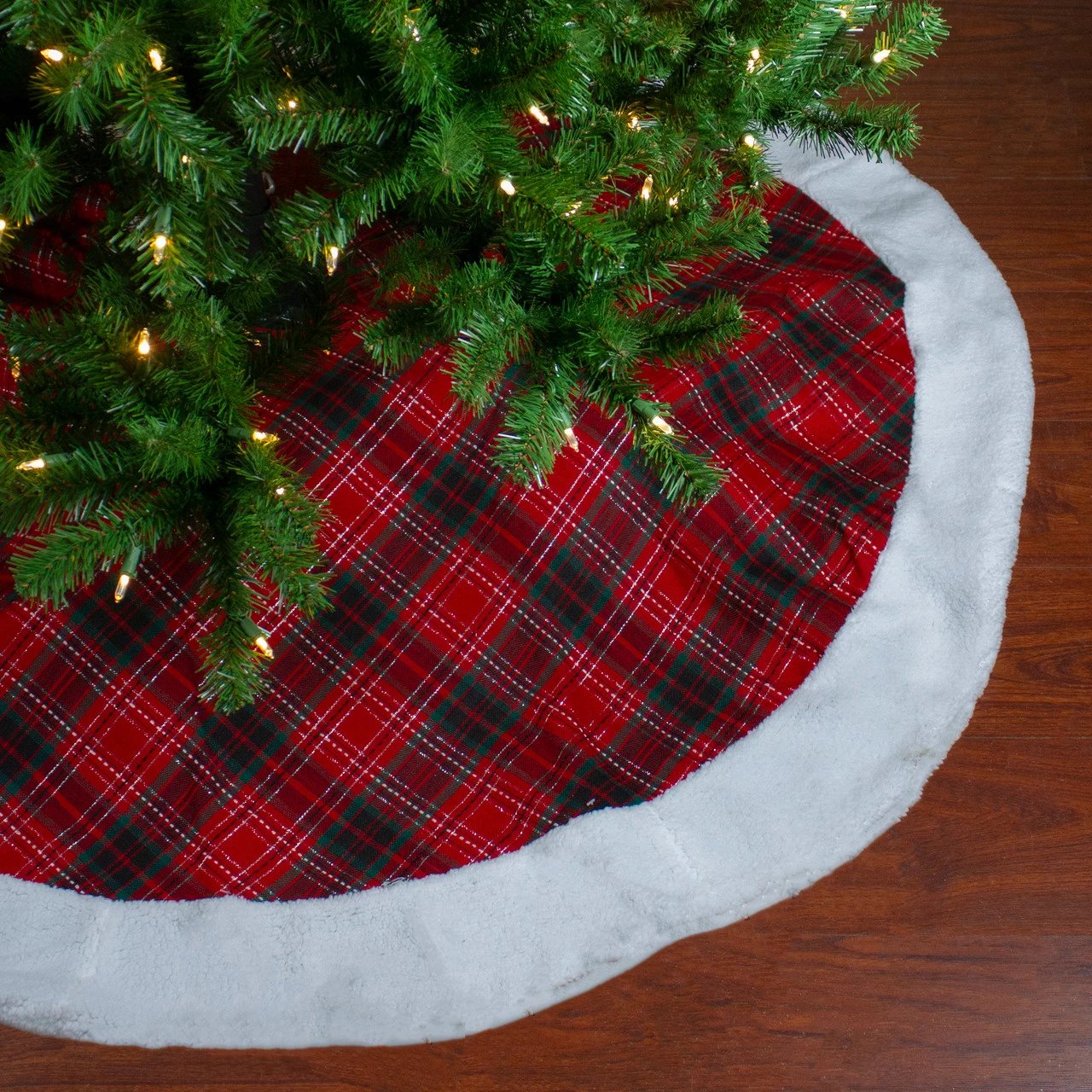 60" Red And Green Plaid Christmas Tree Skirt With White Sherpa Trim 4 60" Red And Green Plaid Christmas Tree Skirt With White Sherpa Trim - Image 2