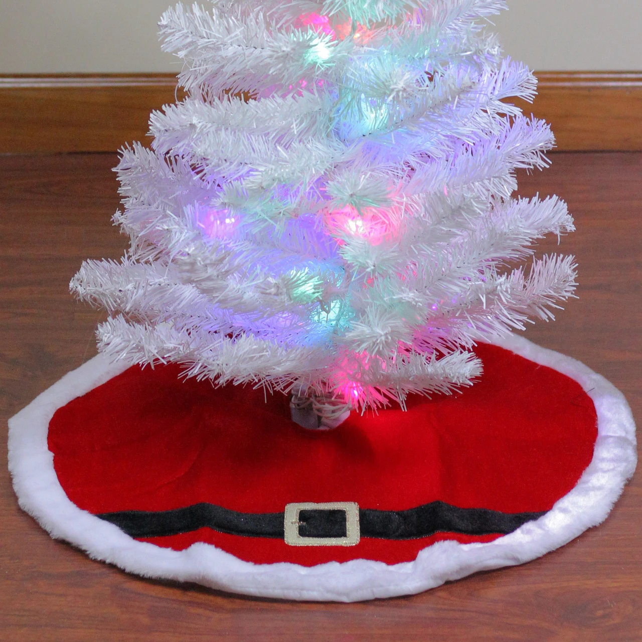 20" Traditional Red And White Santa Claus Belt Buckle Mini Christmas Tree Skirt 3 20" Traditional Red And White Santa Claus Belt Buckle Mini Christmas Tree Skirt