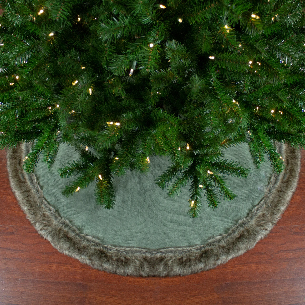 48" Green Burlap Christmas Tree Skirt With Faux Fur Trim 6 48" Green Burlap Christmas Tree Skirt With Faux Fur Trim - Image 4