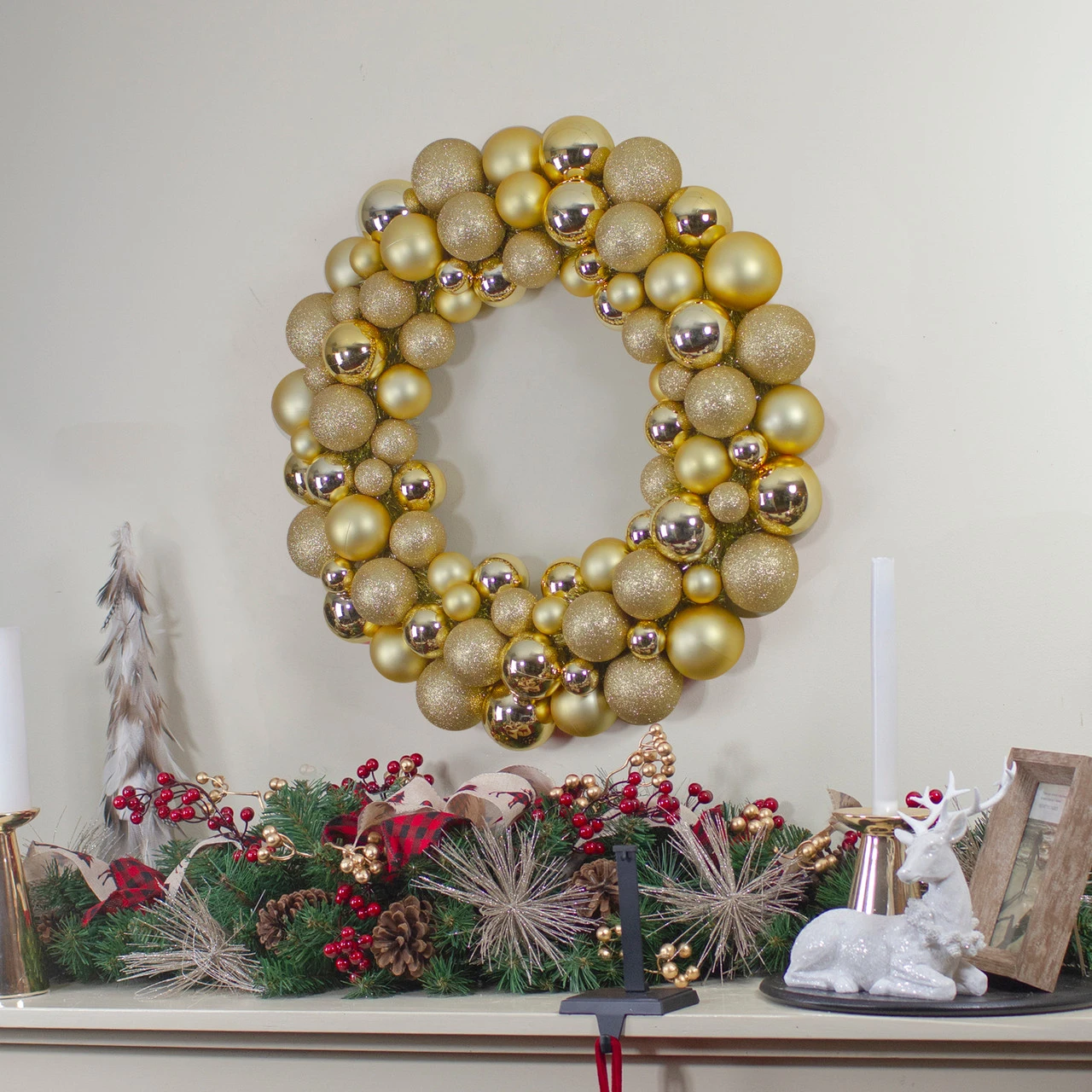 Vegas Gold 3-Finish Shatterproof Ball Christmas Wreath - 24-Inch, Unlit 4 Vegas Gold 3-Finish Shatterproof Ball Christmas Wreath - 24-Inch, Unlit - Image 2