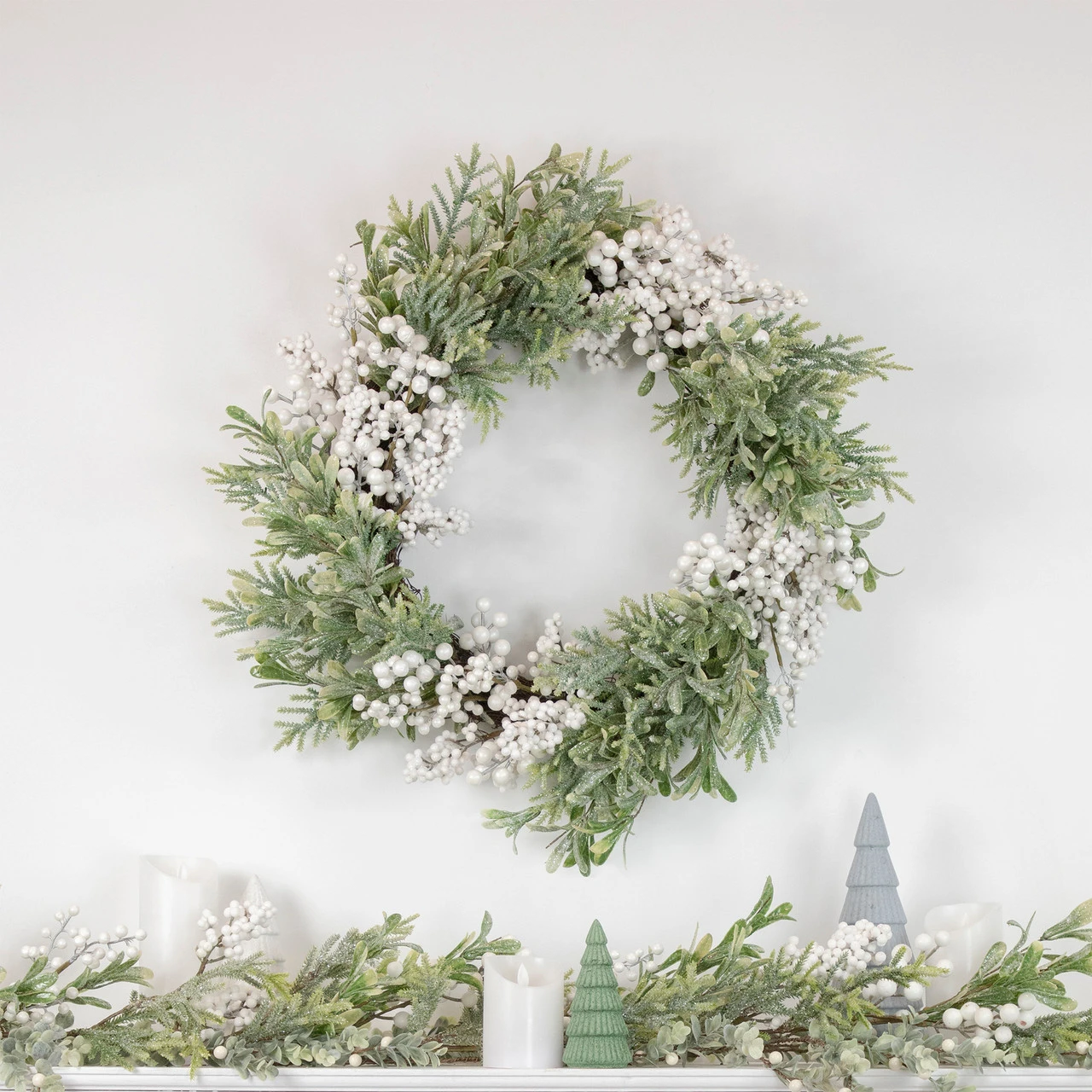 White Berry And Frosted Pine Christmas Wreath, 28-Inch, Unlit 4 White Berry And Frosted Pine Christmas Wreath, 28-Inch, Unlit - Image 2