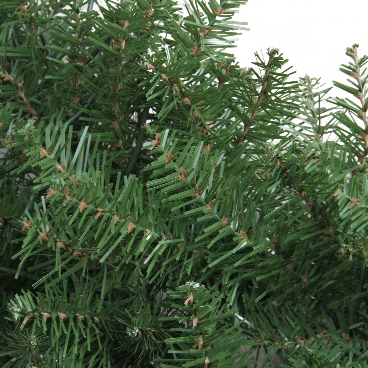 Green Northern Pine Artificial Christmas Wreath - 48-Inch, Unlit 4 Green Northern Pine Artificial Christmas Wreath - 48-Inch, Unlit - Image 2