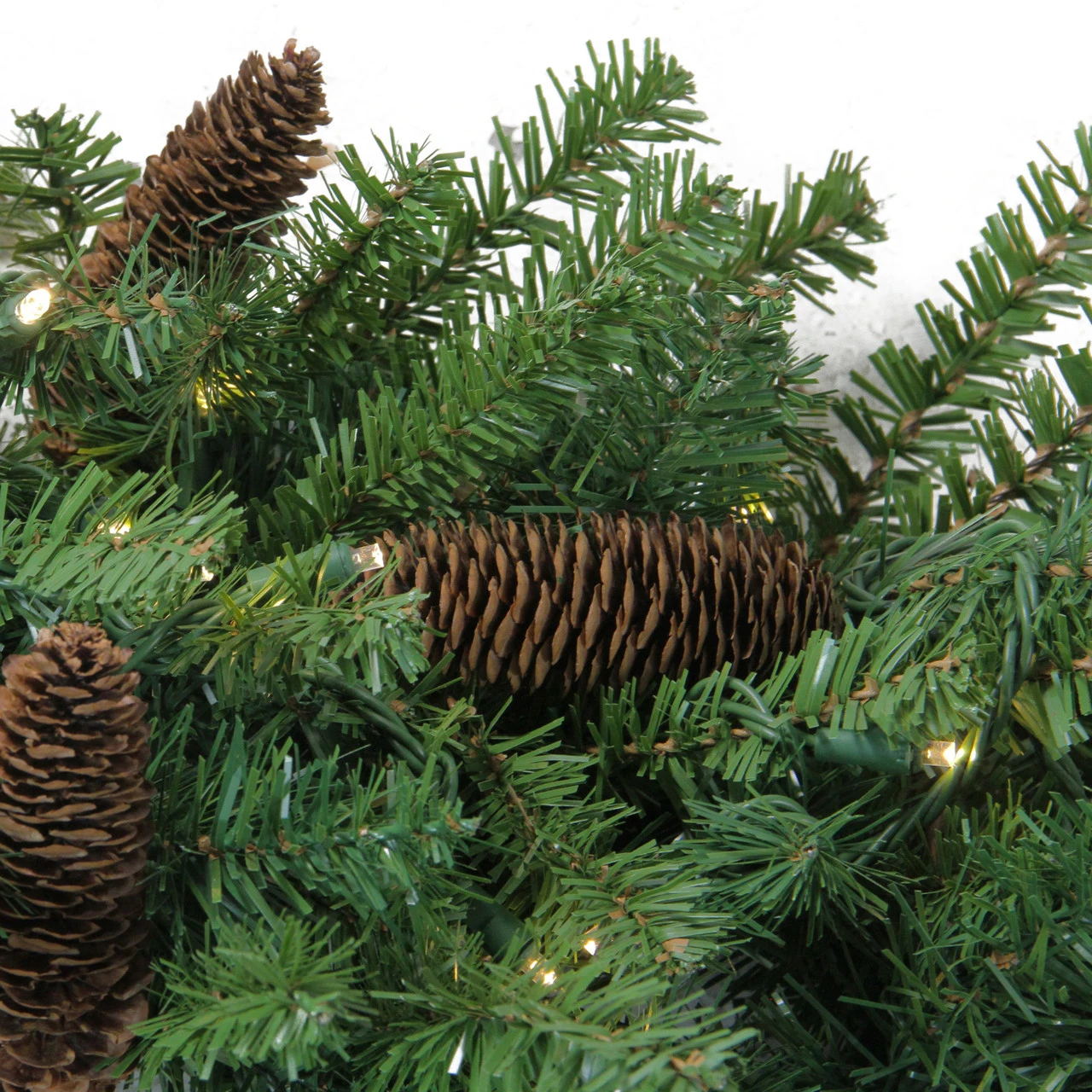 Pre-Lit LED Dakota Red Pine Artificial Christmas Wreath - 48-Inch, Warm White Lights 4 Pre-Lit LED Dakota Red Pine Artificial Christmas Wreath - 48-Inch, Warm White Lights - Image 2